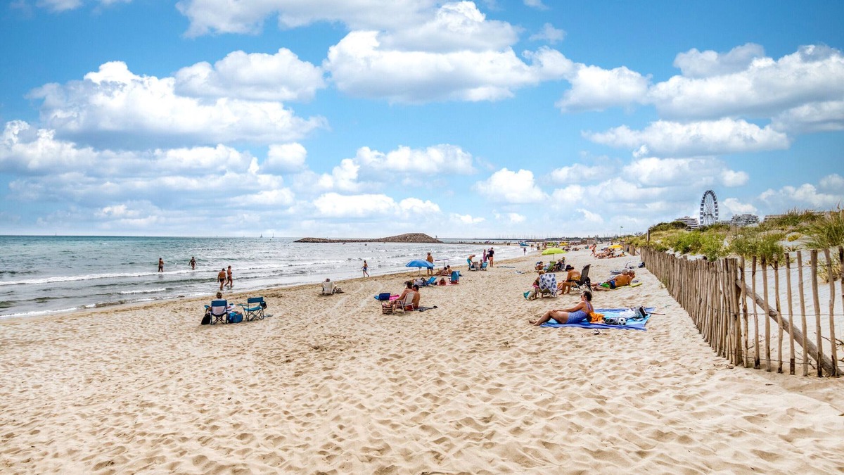 La Grande-Motte Resort | Property In A Holiday Village 'Murmure 23' with Wi-Fi