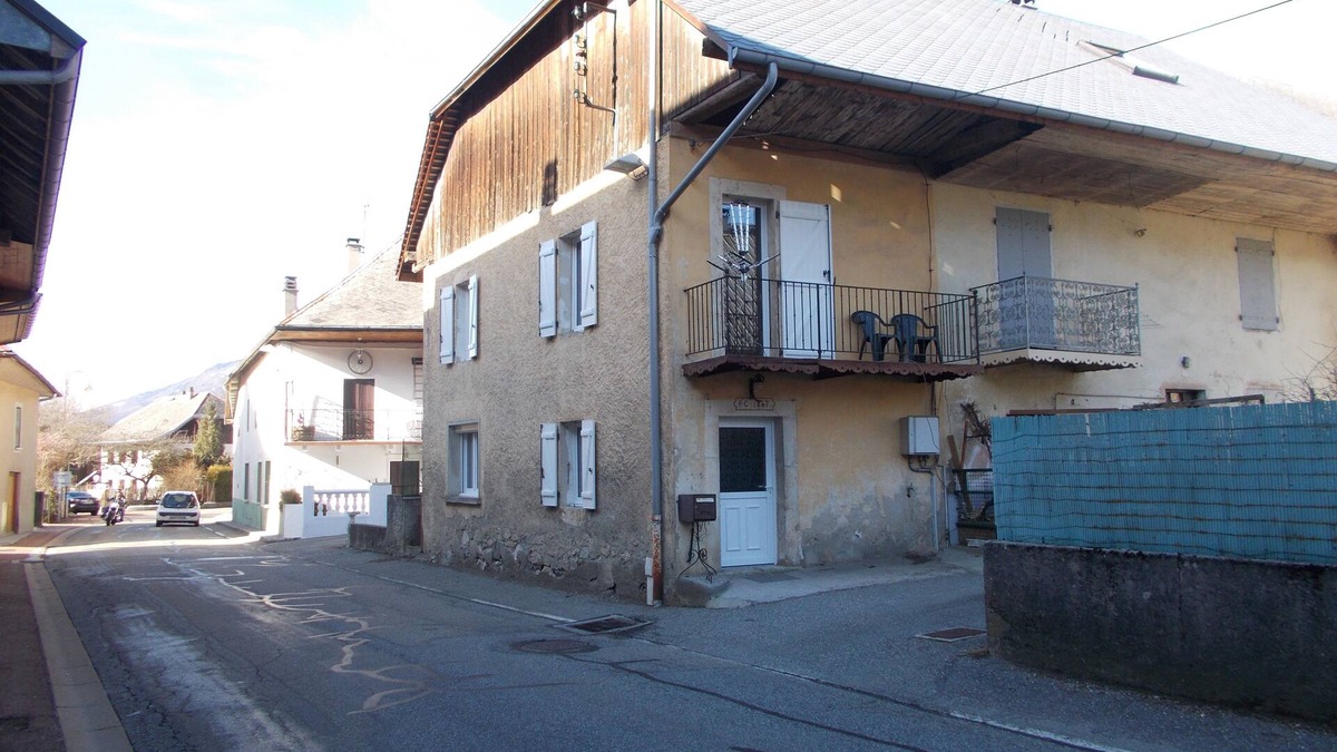 La Motte-en-Bauges House | Property in small village