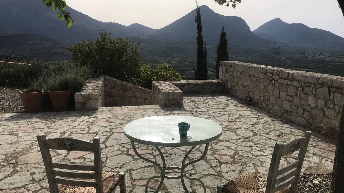 Messolonghi House | Property nestled in olive groves in the heart of the Mycenaean countryside