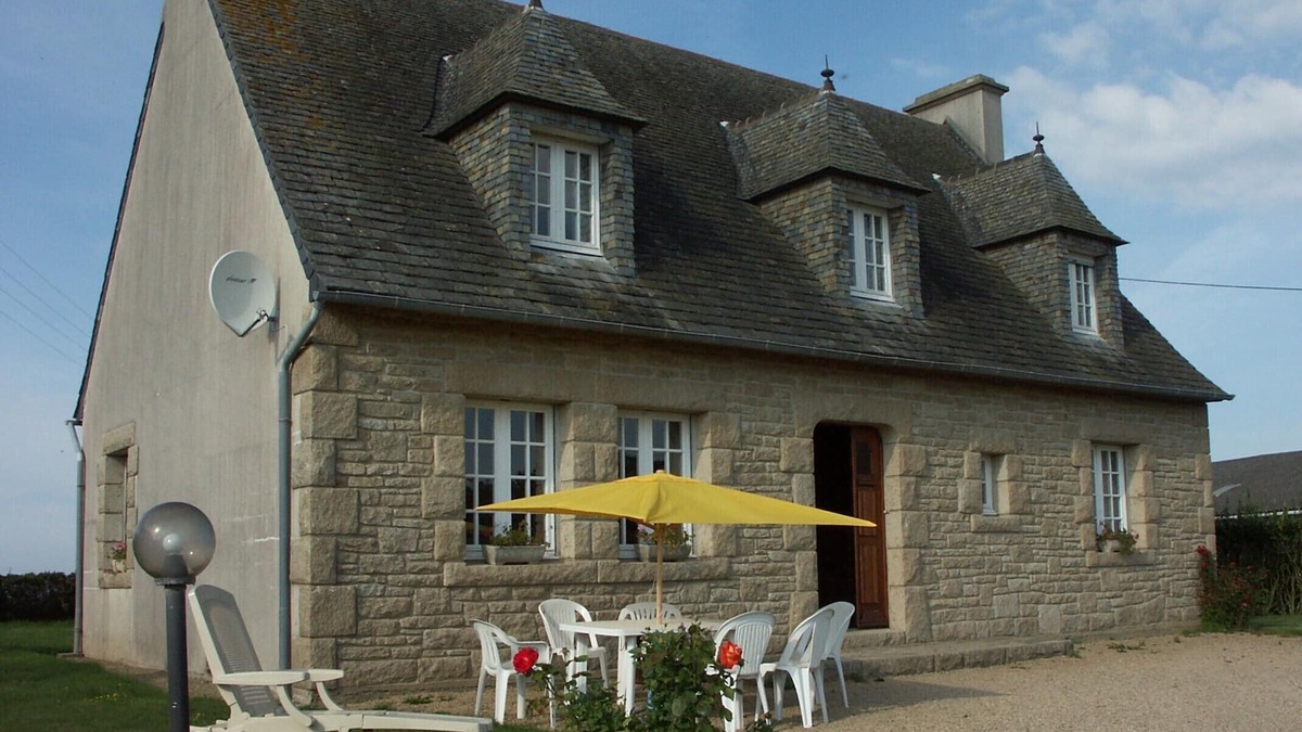 Plouescat House | property of character, individual stone in garden of 1,200 m2.