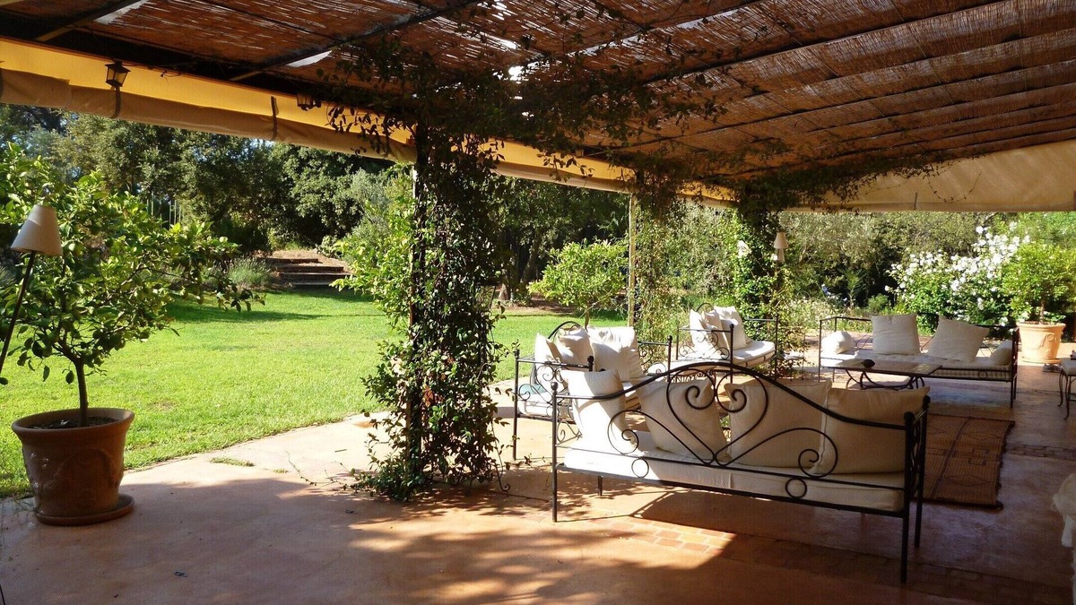 Cuers House | Property two houses in a beautiful natural setting. 19 people.