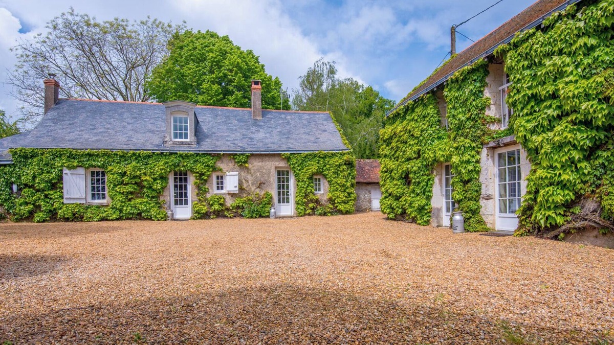 Pontigne House | Propriété au Calme Avec Piscine au Coeur de L'anjou ! Idéale Pour les Familles