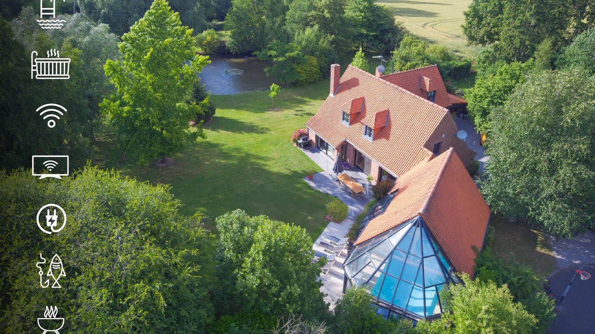 Marcq-en-Baroeul House | Propriété de Charme Tout Confort Avec Piscine Intérieure; Jacuzzi