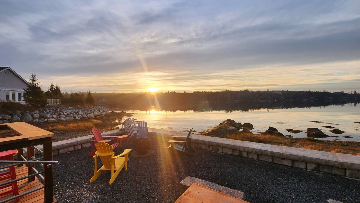 Prospect Bay Cottage | Prospect Bay Oceanfront - Close to Halifax/Peggy's Cove & MorenSTR2526B0763