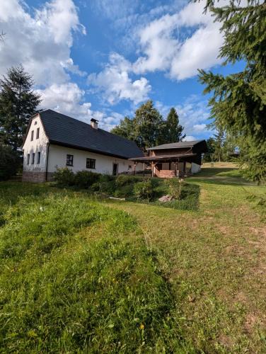 Mricna Ski Chalet | Prostorná chalupa v Podkrkonoší ideální pro větší skupiny a aktivní dovolenou po celý rok