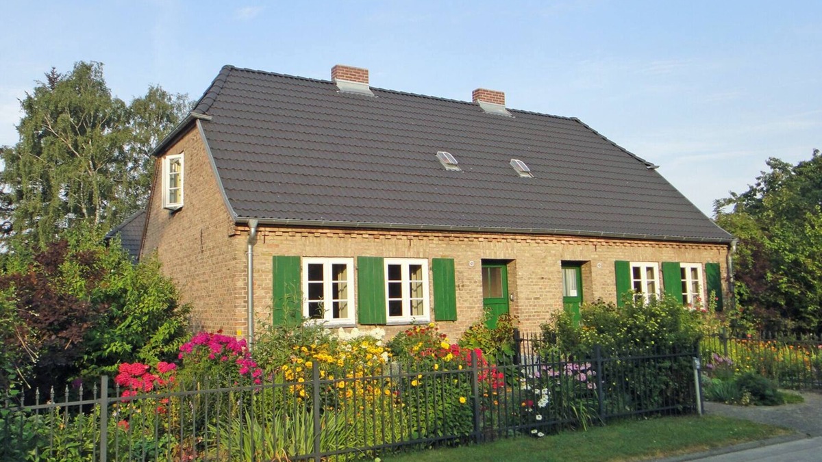 Schmatzin Apartment | Protected house with large garden for 2-3 or 4-6 guests on request