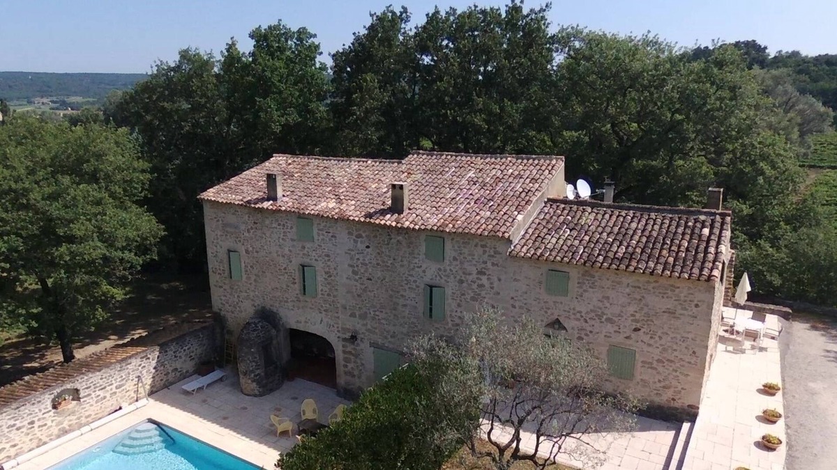 Chantemerle-les-Grignan Other | Provençal farmhouse with character, swimming pool, near Grignan, for 9/10 pers.