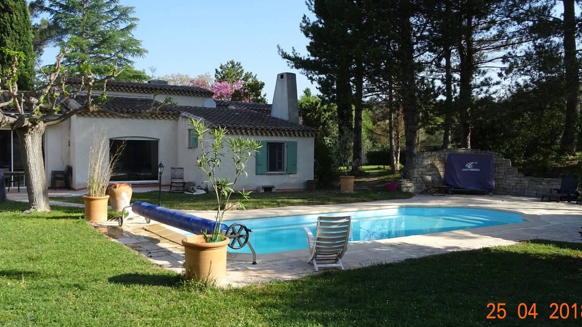 Ventabren Villa | Provencal Bastide to discover