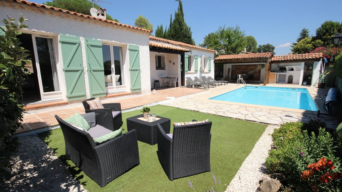 La Bouverie Villa | Provencal villa with heated pool in beautiful surrondings, close to the beaches