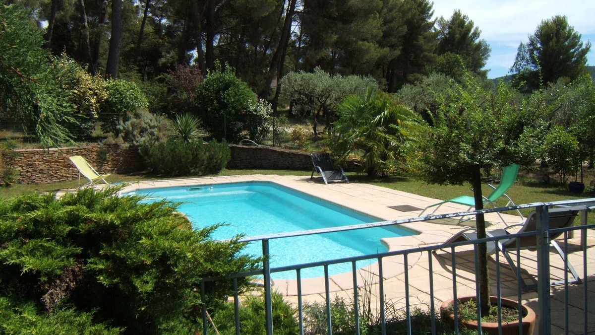 Simiane-Collongue Villa | Provencal villa of 200 m2 with large garden and swimming pool in AIX EN PROVENCE