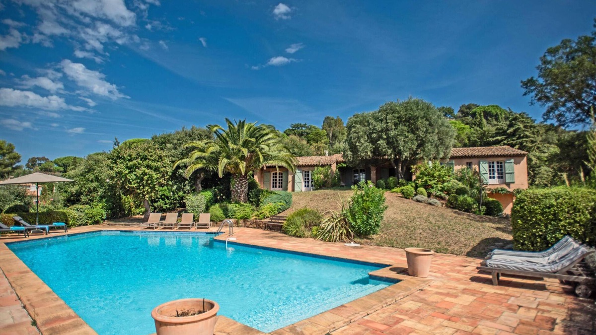 La Croix-Valmer Villa | Provencal villa with pool and sea view
