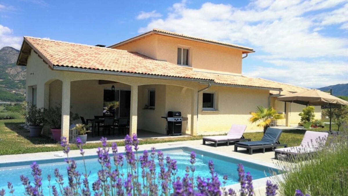 Curbans Villa | Provencal villa with swimming pool, between Gap and Sisteron
