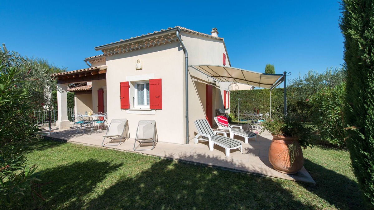 Grillon Villa | PROVENCE ALPES CÔTE D'AZUR PROX GRIGNAN GÎTE 3 *4/5 PEOPLE GARDEN- SWIMMING POOL