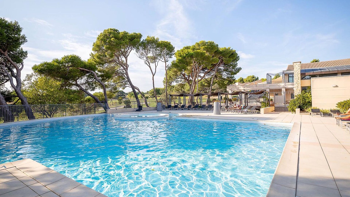 Saumane-de-Vaucluse Apartment | Provence Country Club by Interhome