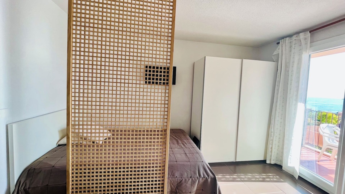 Saint-Mandrier-sur-Mer Apartment | Provence, Studio Balcony Sea View, Closed Residence, Swimming Pools, Tennis, Beach