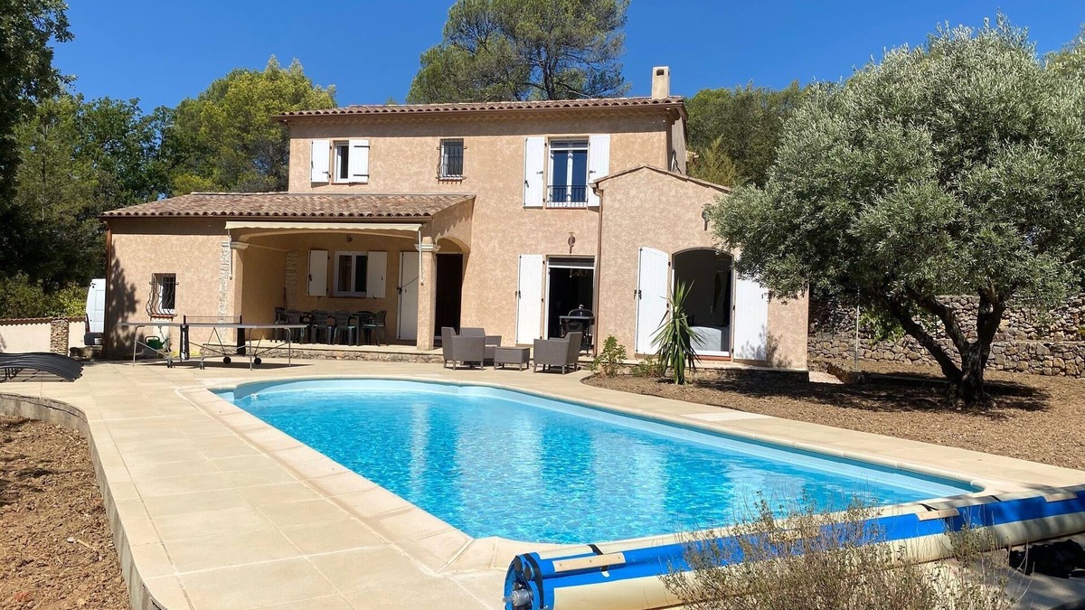 Carces House | Provence villa with pool for 8 persons.
