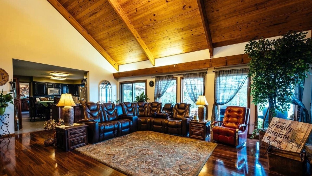 Centerville Cabin | Provides a Lakeview that is spectacular and peaceful.