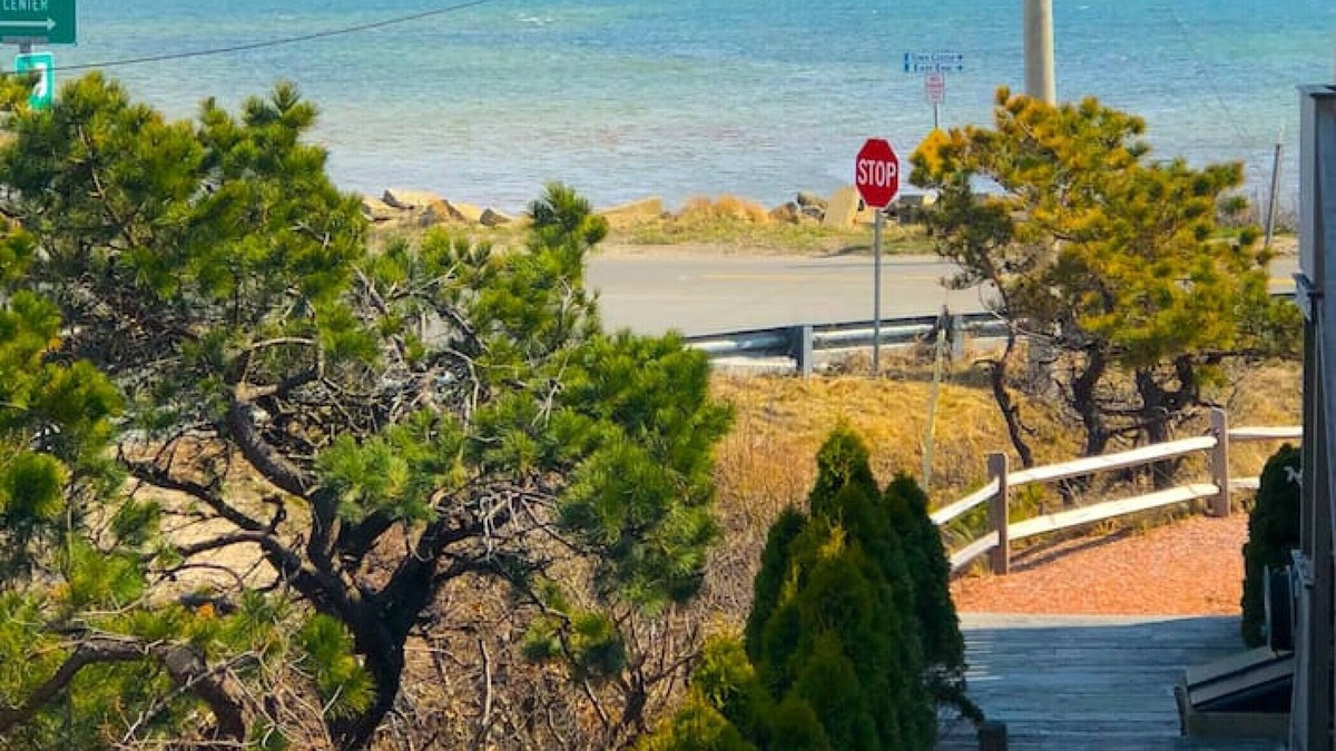 Provincetown Condo | Provincetown 2br Beach Beauty on the Bay Water View