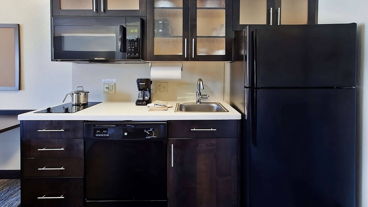 Horsham House | Proximity at its Best! Free Parking, Near Fair Oaks Park & Lukens Park