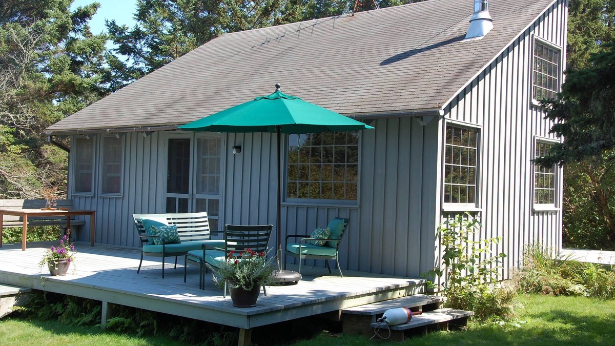 Bernard House | Prud'homme Cottage: bright, private architectural cottage on Mitchell Cove