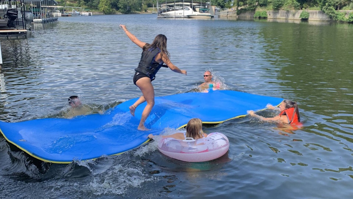 Camdenton House | Prvt COVE on 4 corners of Lake. Dock, Boat Ramp, Kayak, SUP, LiLy PaD & floats