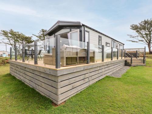 Hasguard Cross House | Puffin Lodge