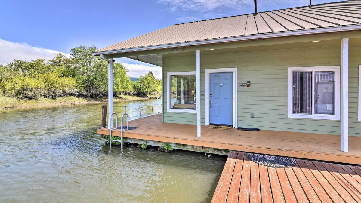 Cathlamet House | Puget Island 'Floating Home' w/ Dock & Boat House!