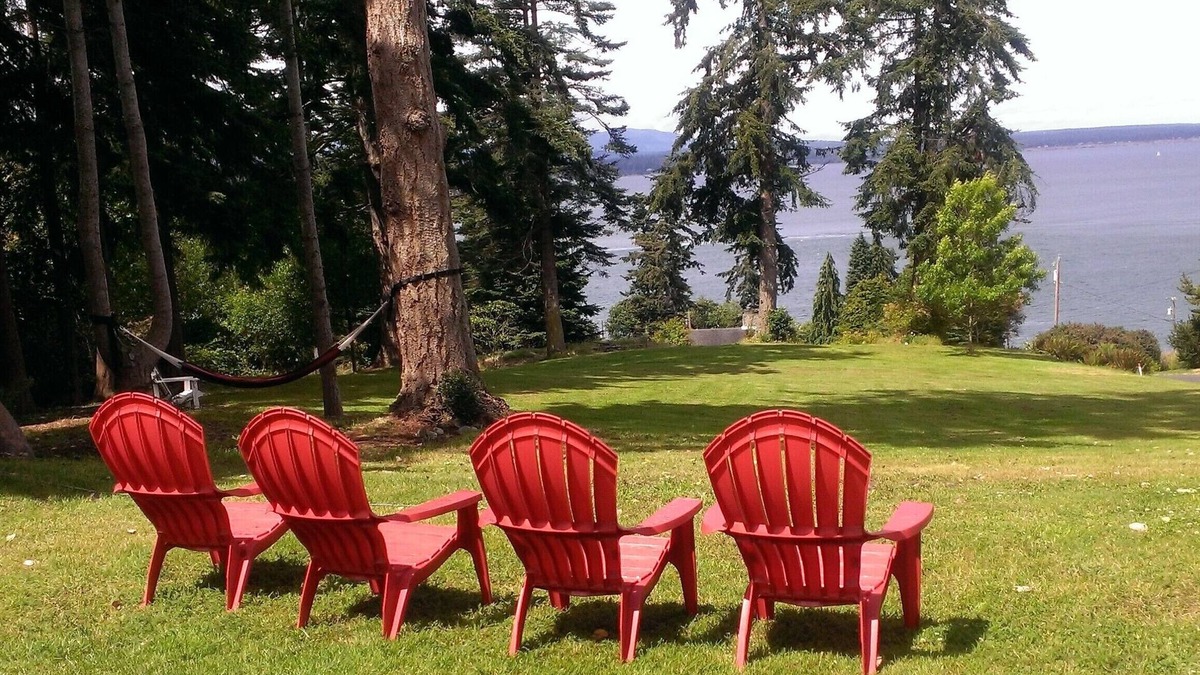 Freeland Apartment | Puget Sound view - dogs welcome
