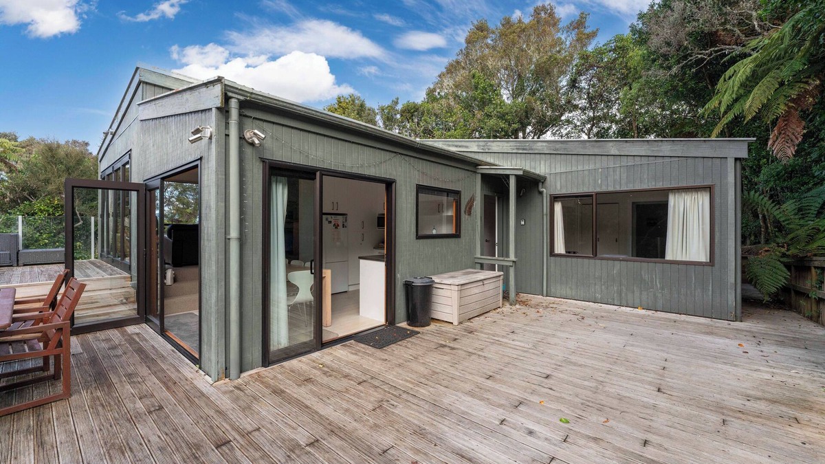 Omori Cottage | Pukawa Haven - Pukawa Bay Holiday Home