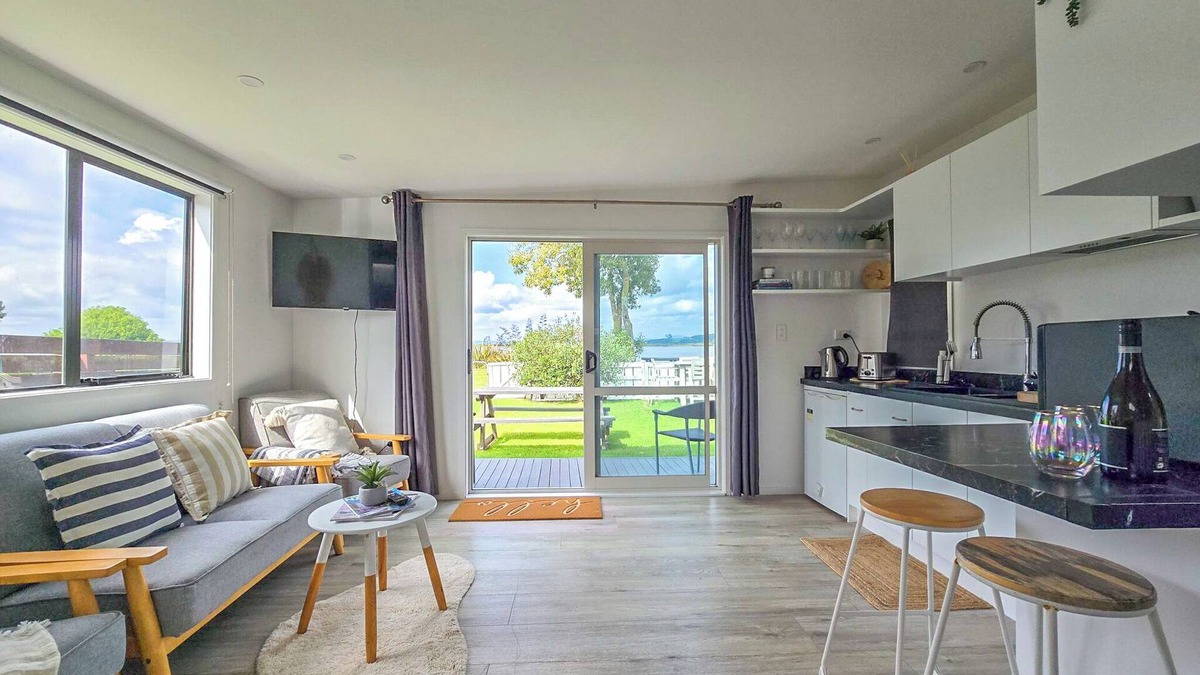 Pukehina Apartment | Pukehina Estuary Essence Studio