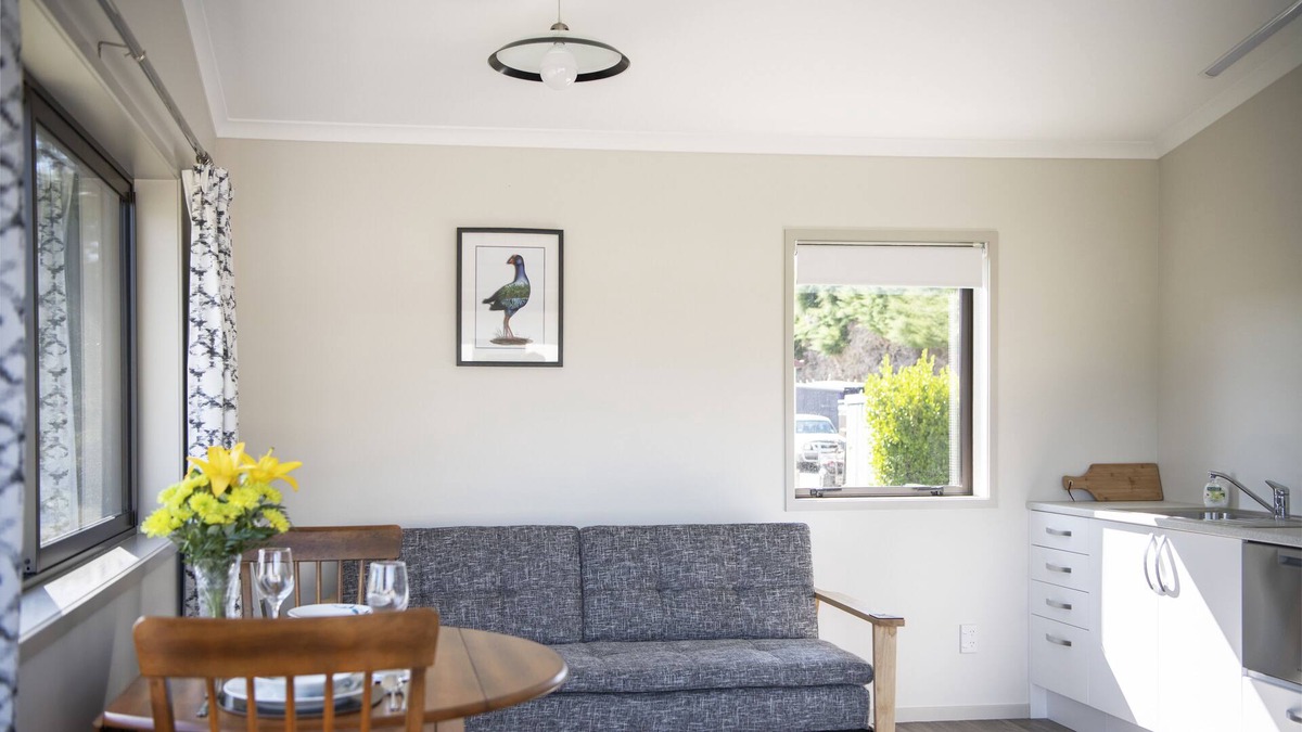 Waiohiki House | PUKEKO LODGE - NAPIER HOLIDAY HOME, with a garden in Napier