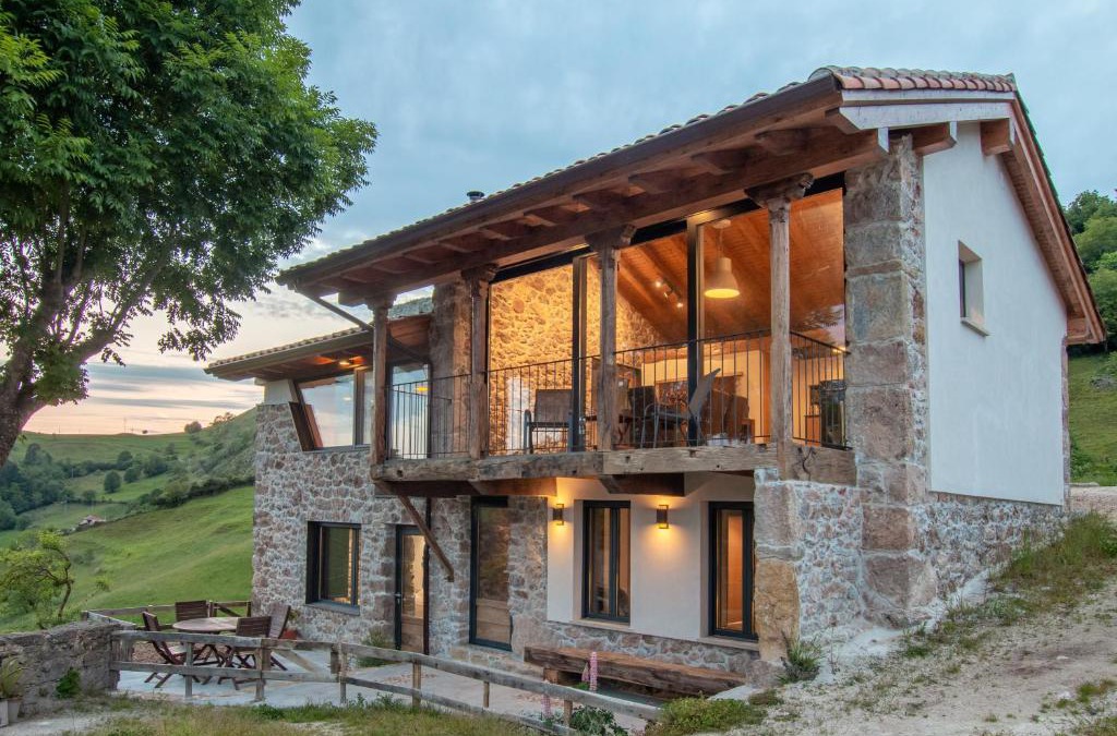 Santianes de Ola House | Pulieru - Picos de Europa views, designed for all seasons