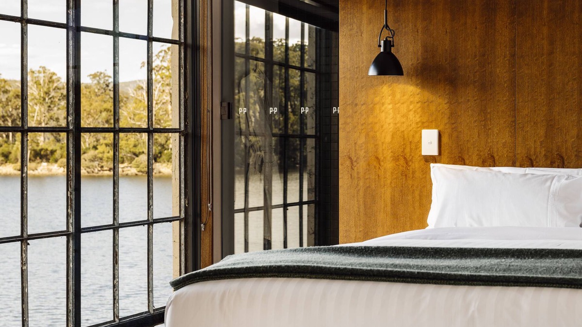 Lake St. Clair Hotel | Pumphouse Point