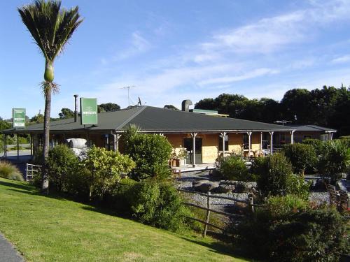 Punakaiki Hotel | Punakaiki Rocks Hotel & Garden Bar