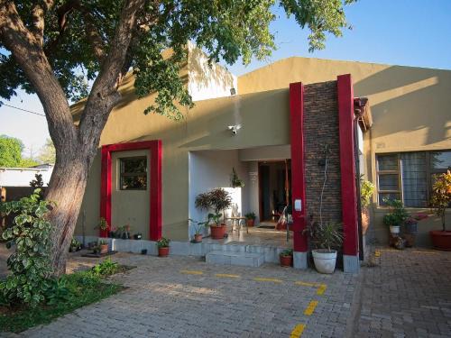 Kasane House | Punkinheads Guesthouse