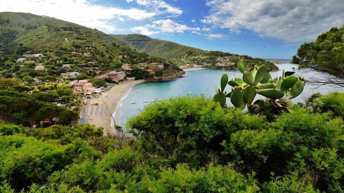 Morcone Apartment | Punta Morcone by Interhome