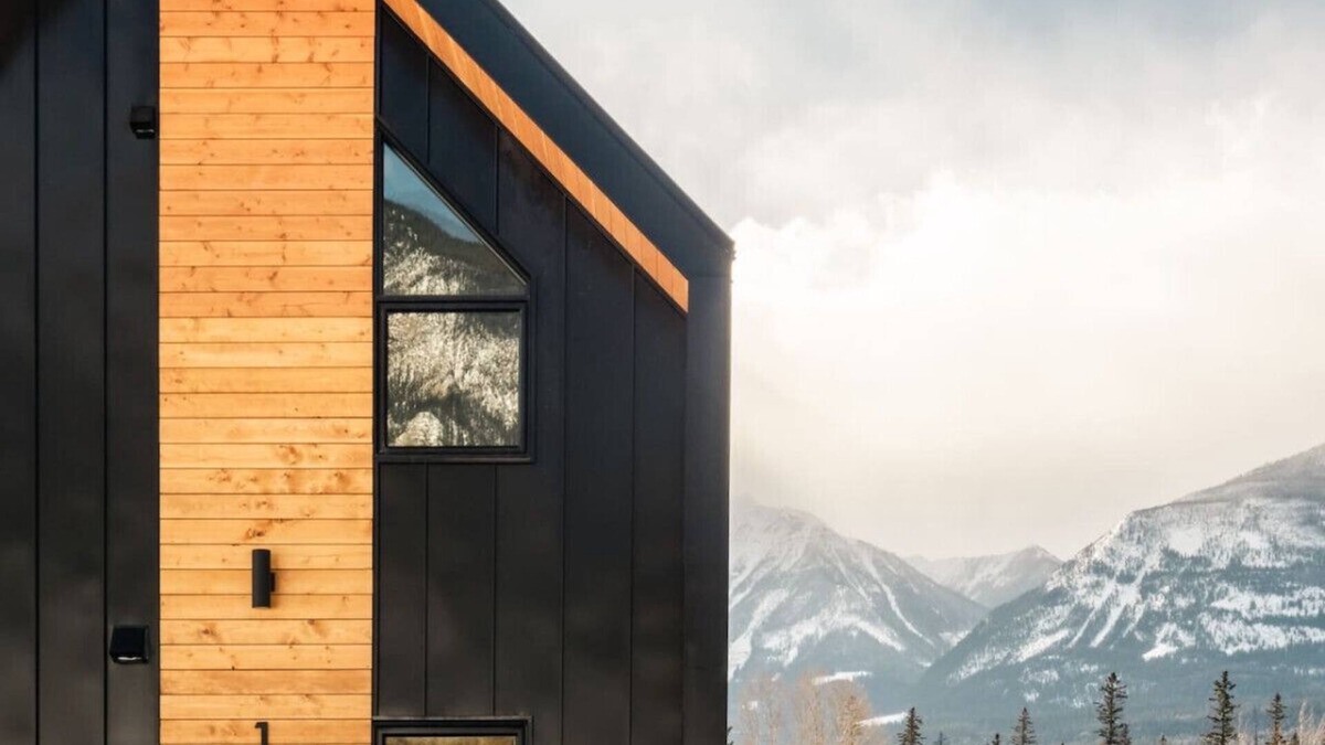 Golden Cabin | Pur Lodging Mountain Cabin (3)