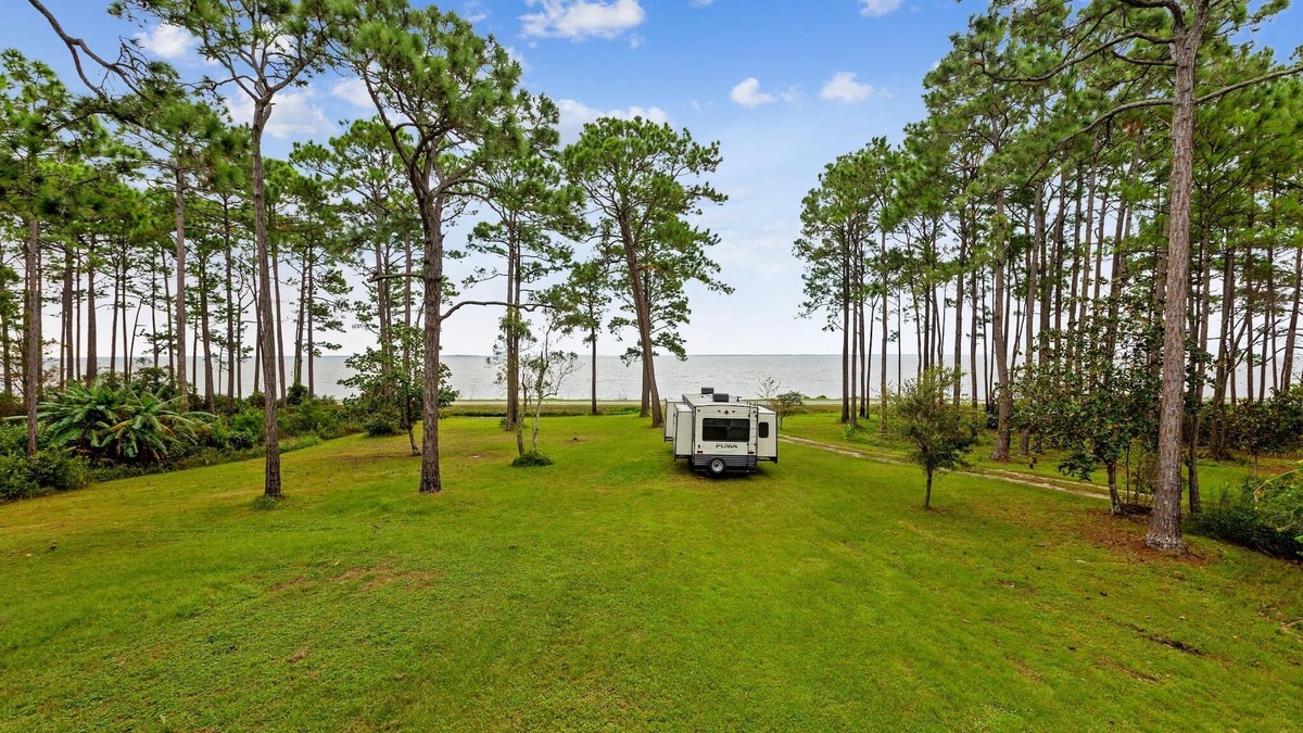 Eastpoint Villa | Pura Vida (1-Bedroom Apartment) by RedAwning