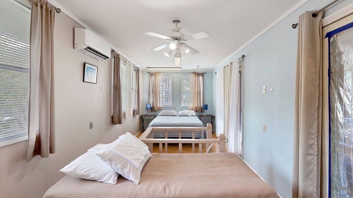 Eastpoint House | Pura Vida East Point Apartment with Bay and Island View by RedAwning