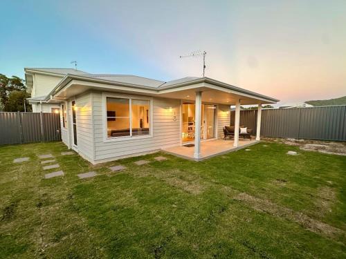 South West Rocks House | Pura Vida - Opposite the Beach!