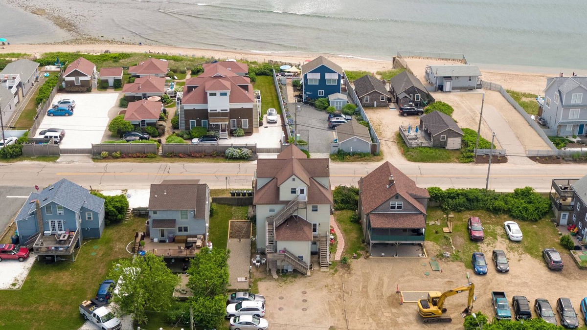 Matunuck Apartment | Pura Vida The Marilla Pet Friendly walk to beach