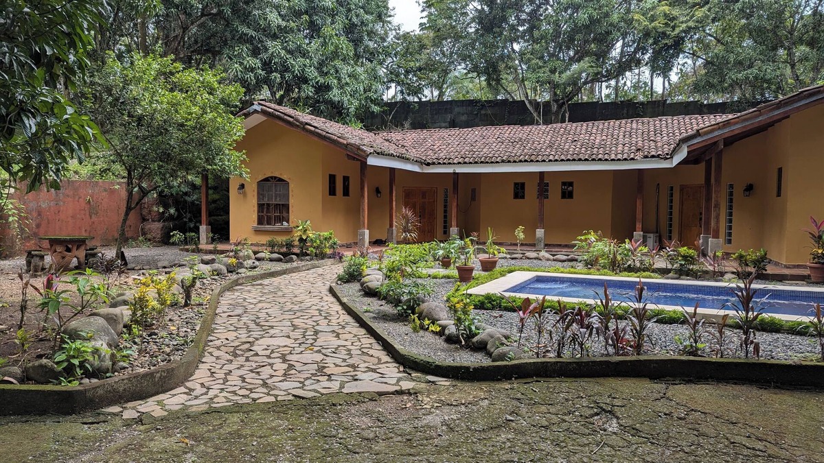 Camaronal House | Pura Vida with private pool, WiFi, and parking between Orotina and Jaco