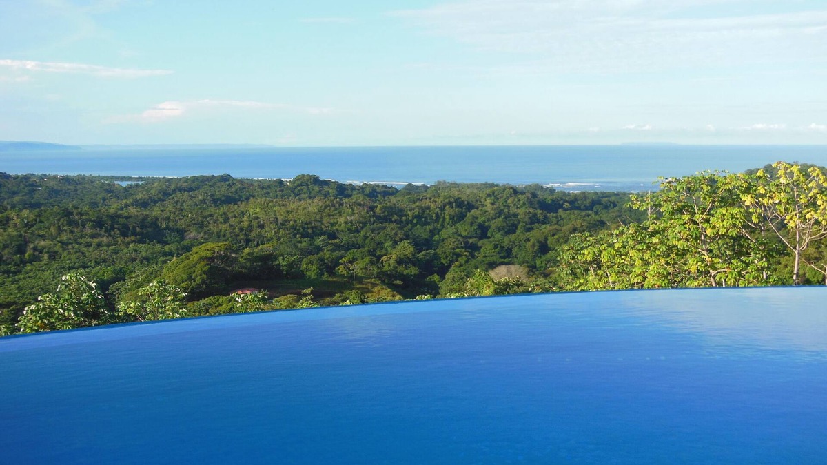 Ballena House | Pura Vida within your reach!
