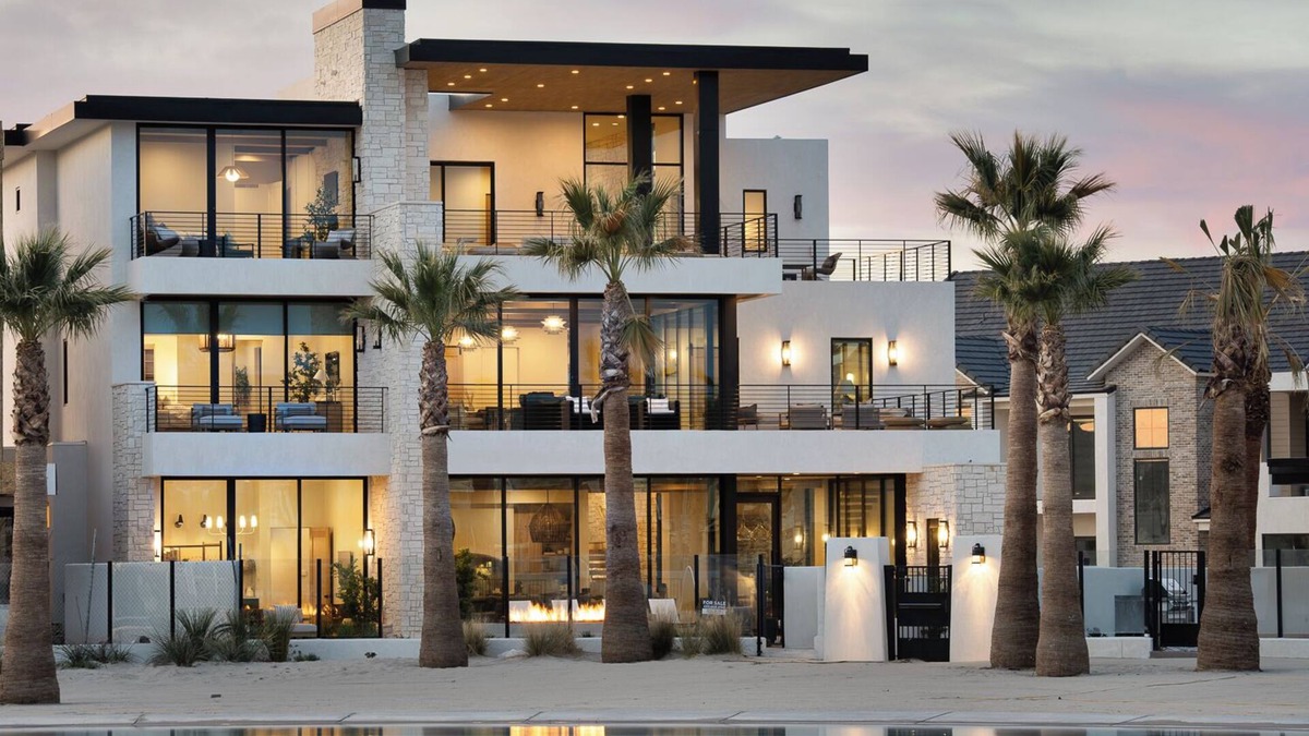 St. George House | Pura Vista: Private Pool, Lagoon + Beaches