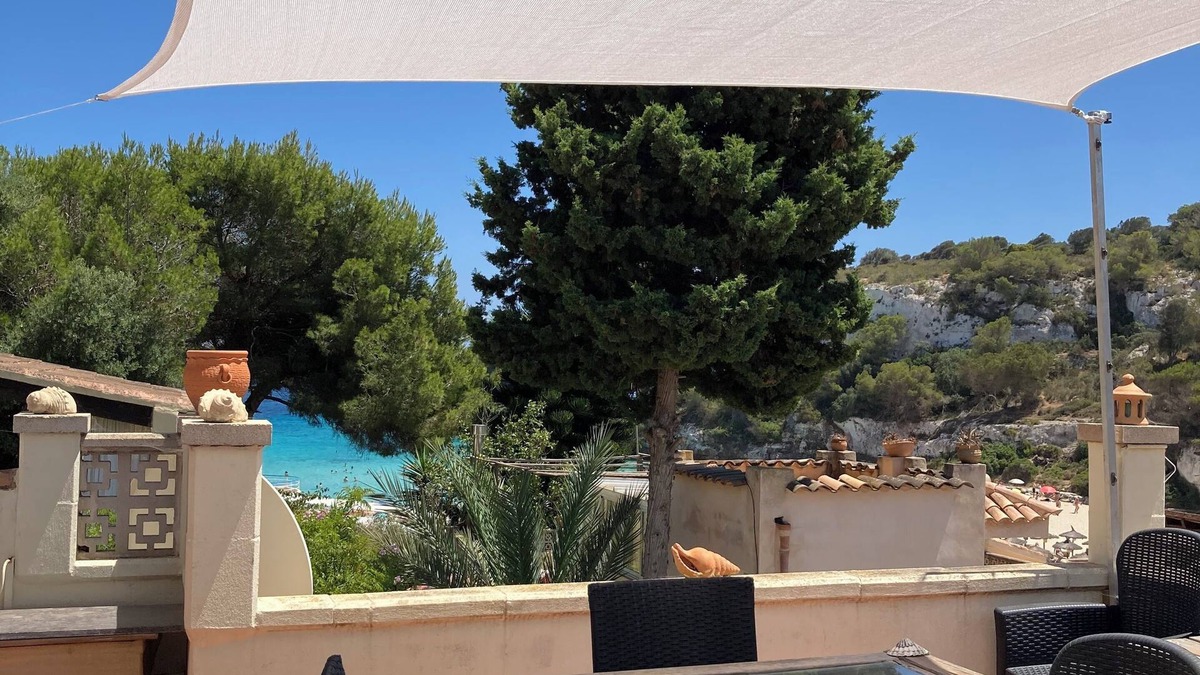 Cala Anguila-Cala Mendia House | Pure beach feeling - Casa Caracol is located directly on the beach of Cala Romantica