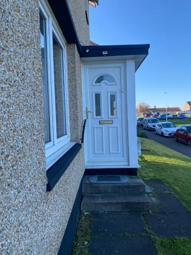 Dunfermline Apartment | Pure Home Oakley Park View By Tba