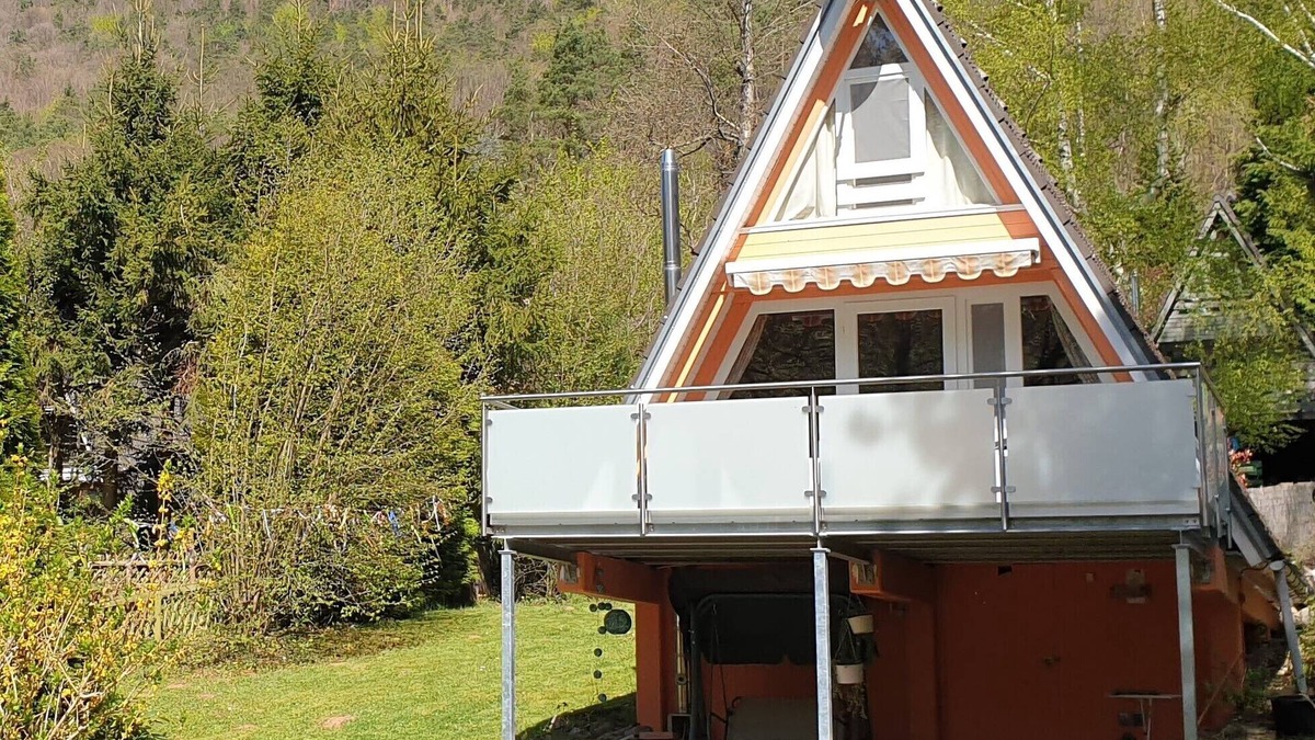 Leinsweiler House | Pure nature on 53 m² living space, 500 m² plot/fence south-facing slope