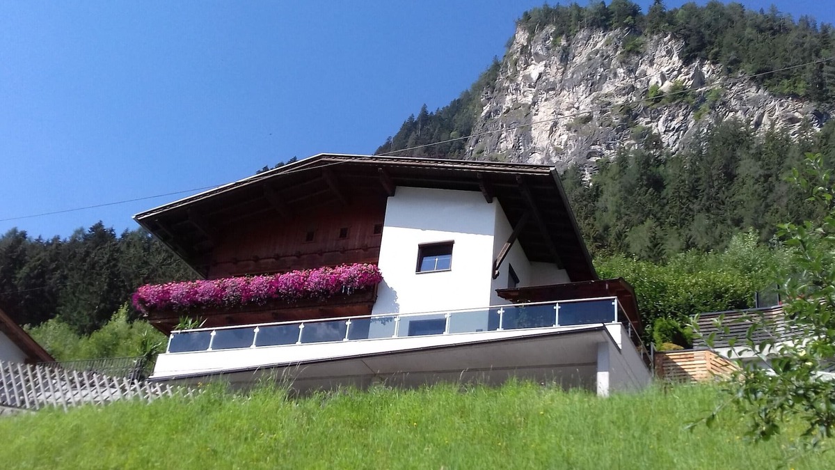 Hoarberg Apartment | Pure relaxation - whether in summer or winter in Mayrhofen in the Zillertal