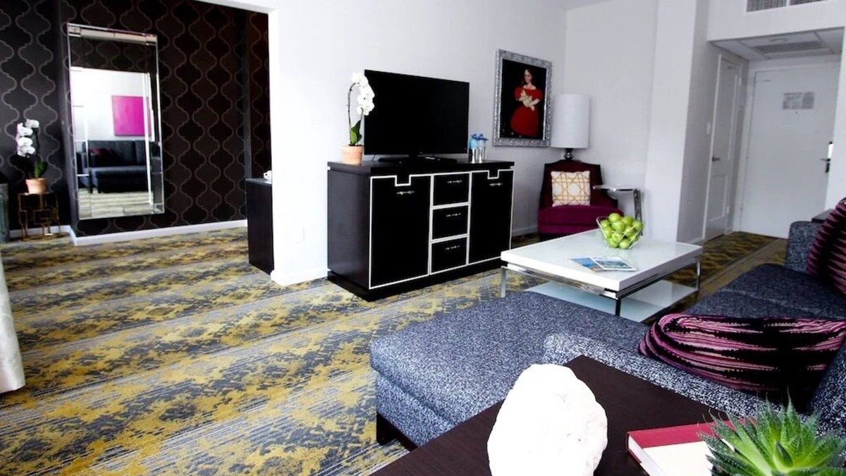 Kalorama Heights Hotel | PURE Wellness Grand 1BR King, Allergy-Free Living, Near The White House