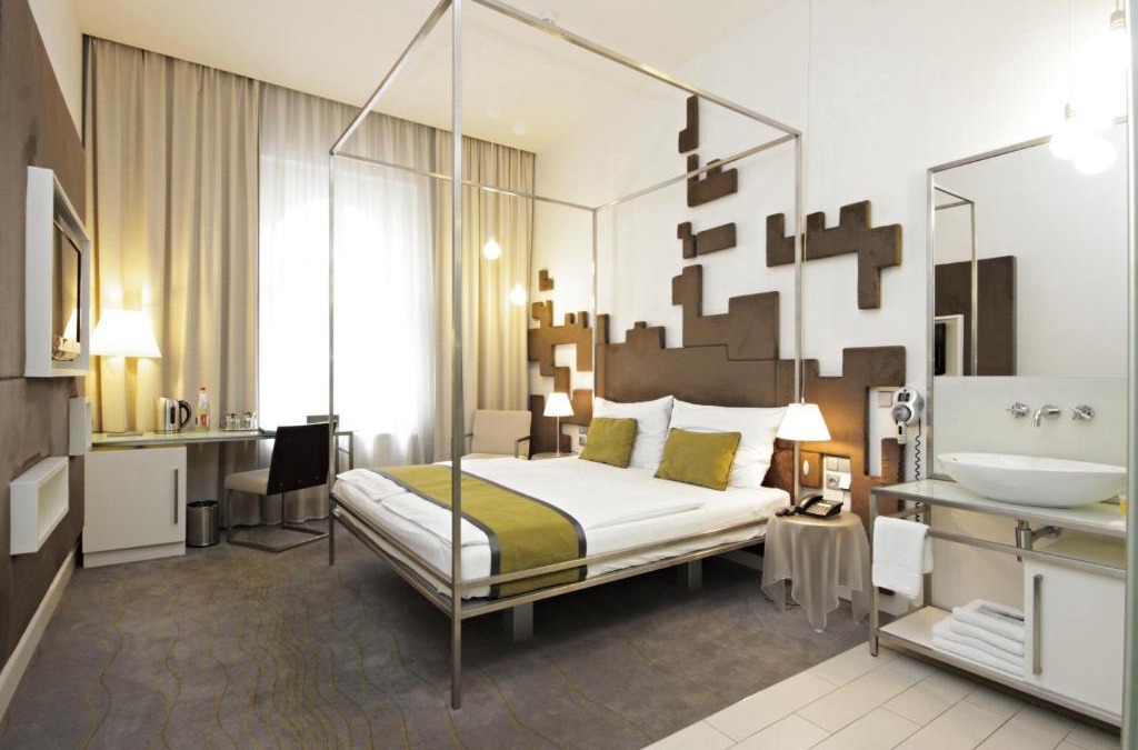Prague 2 Hotel | Pure White